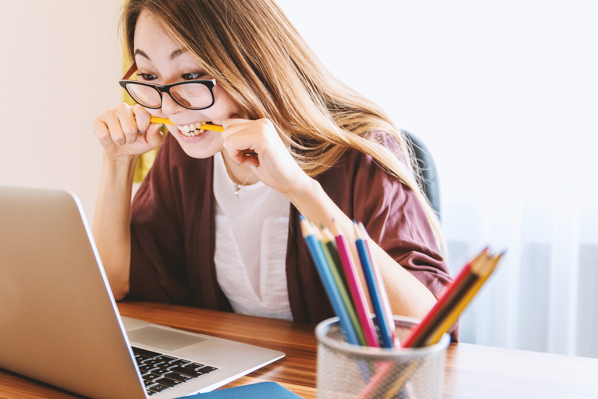 girl on laptop